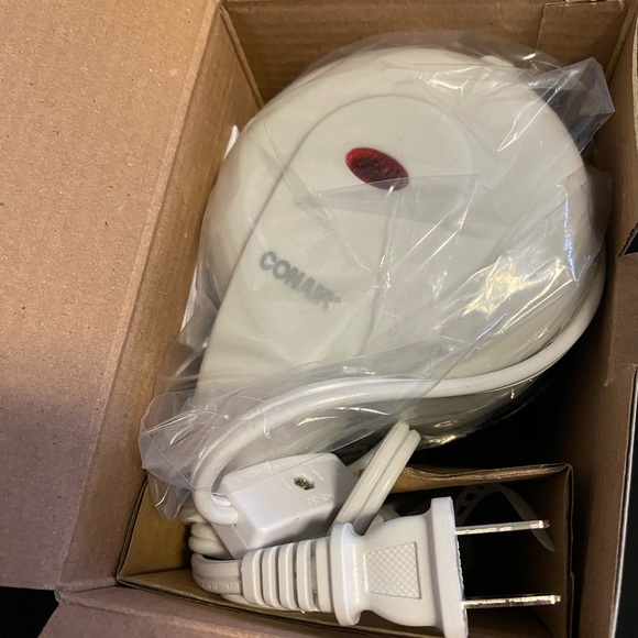 ConAir True Glow Heated Lotion Dispenser. Brand new in box. - Picture 4 of 6